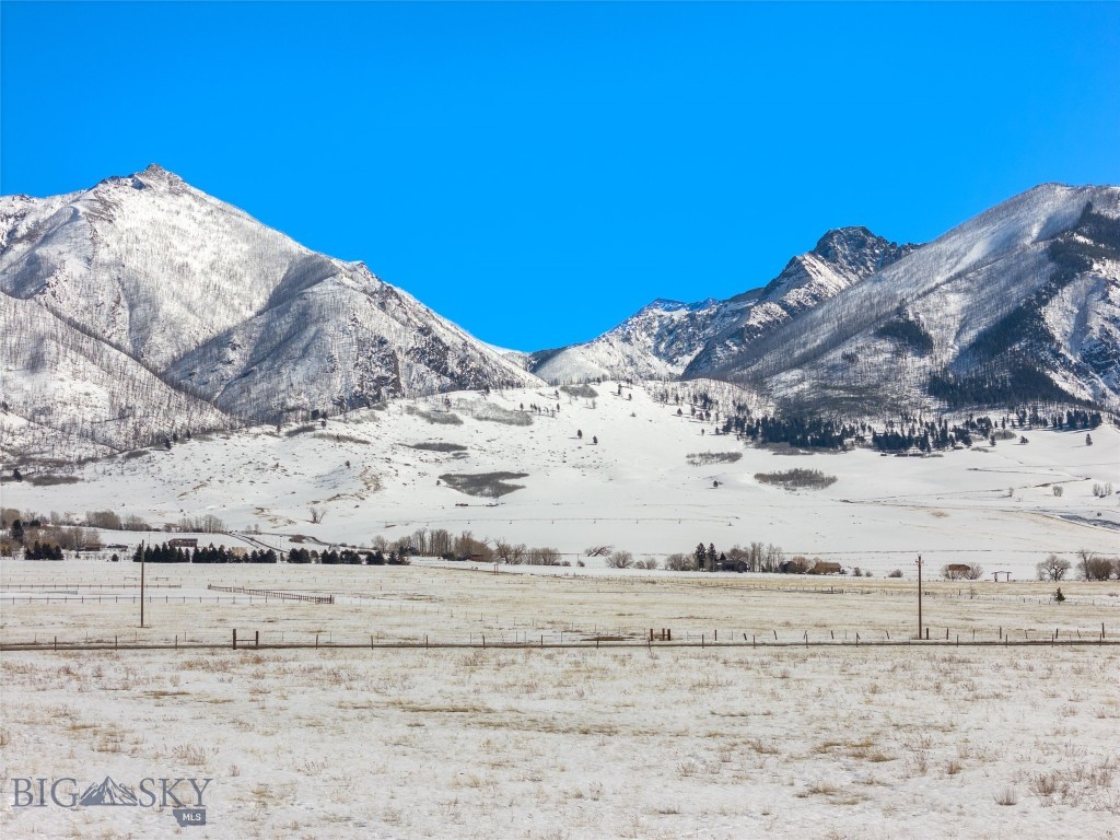 Mt Deland Estates - Land