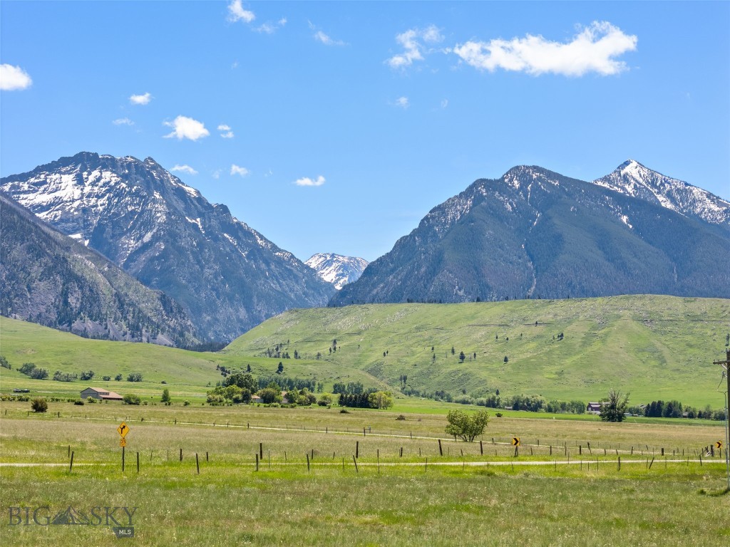 Mt Deland Estates - Land