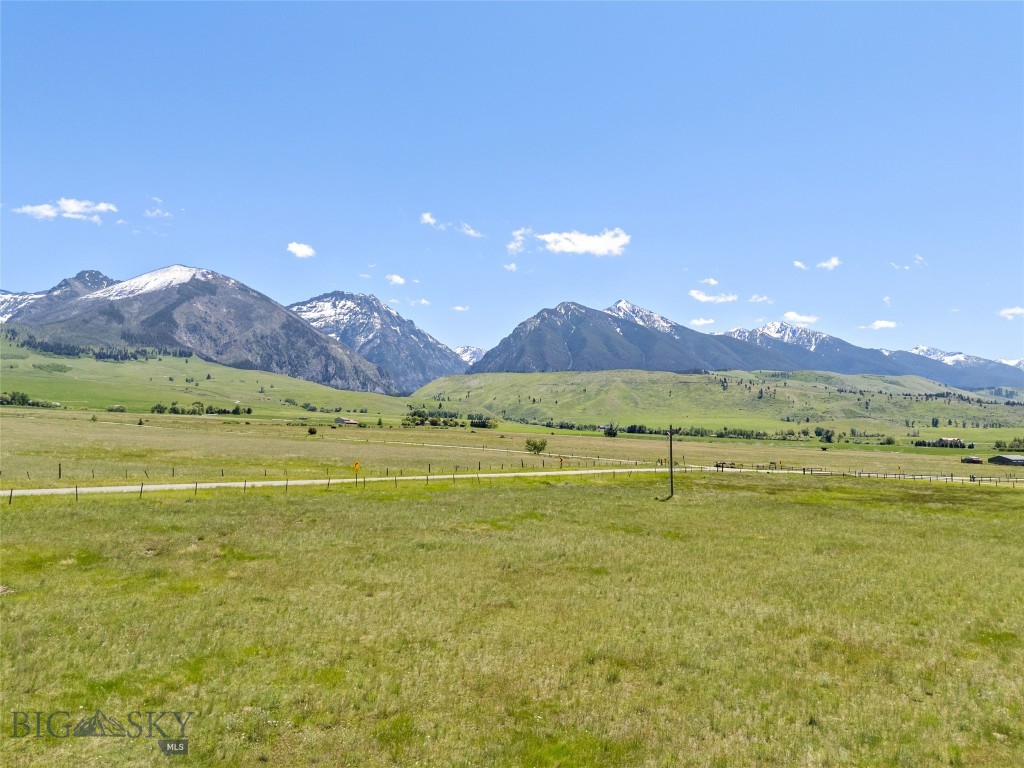 Mt Deland Estates - Land