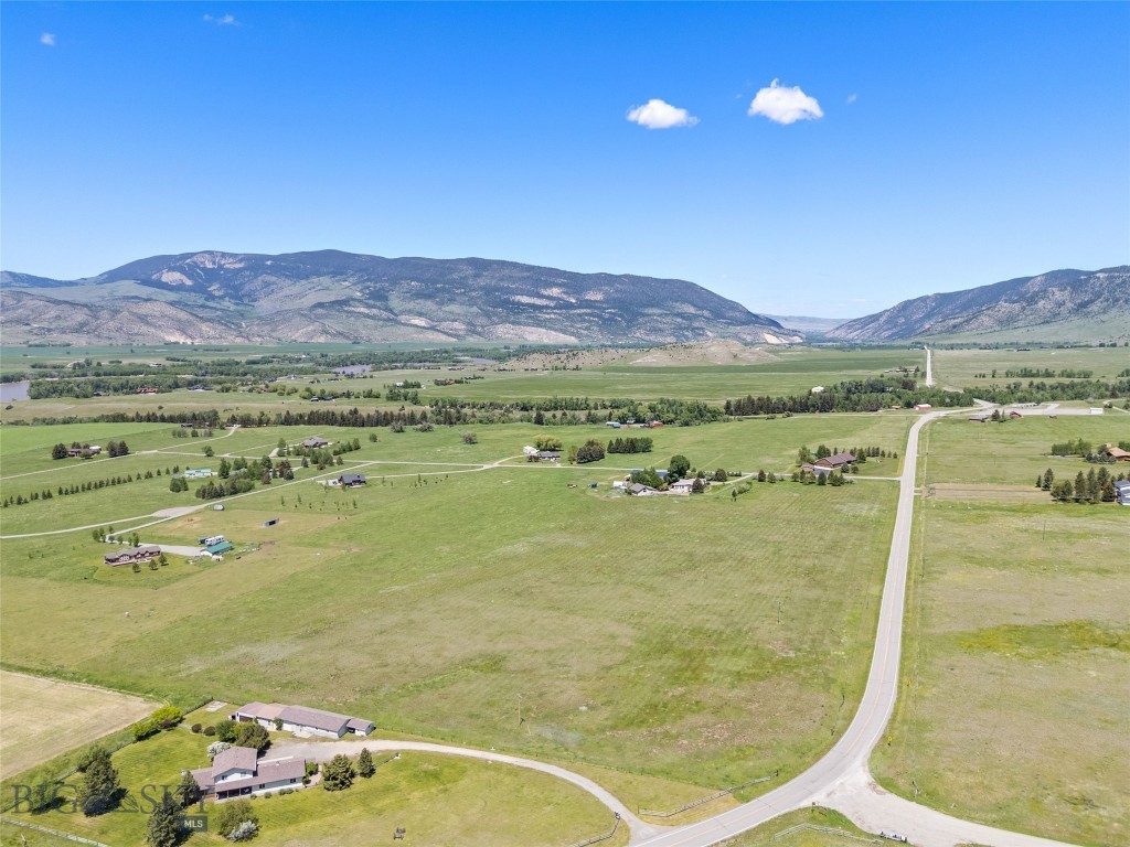 Mt Deland Estates - Land