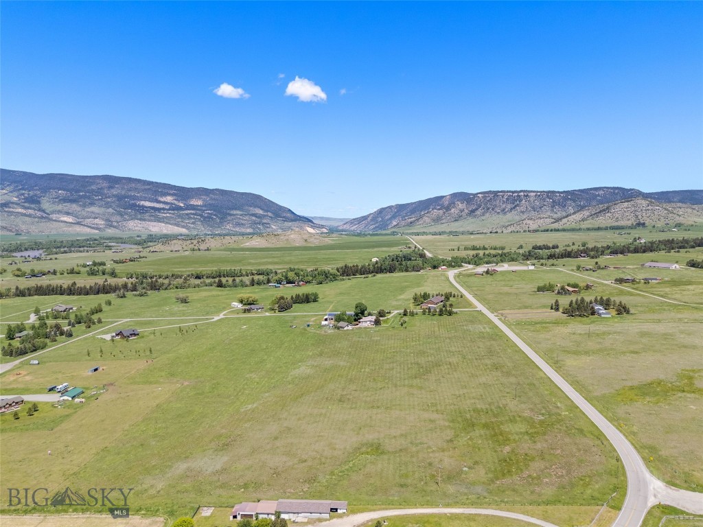 Mt Deland Estates - Land