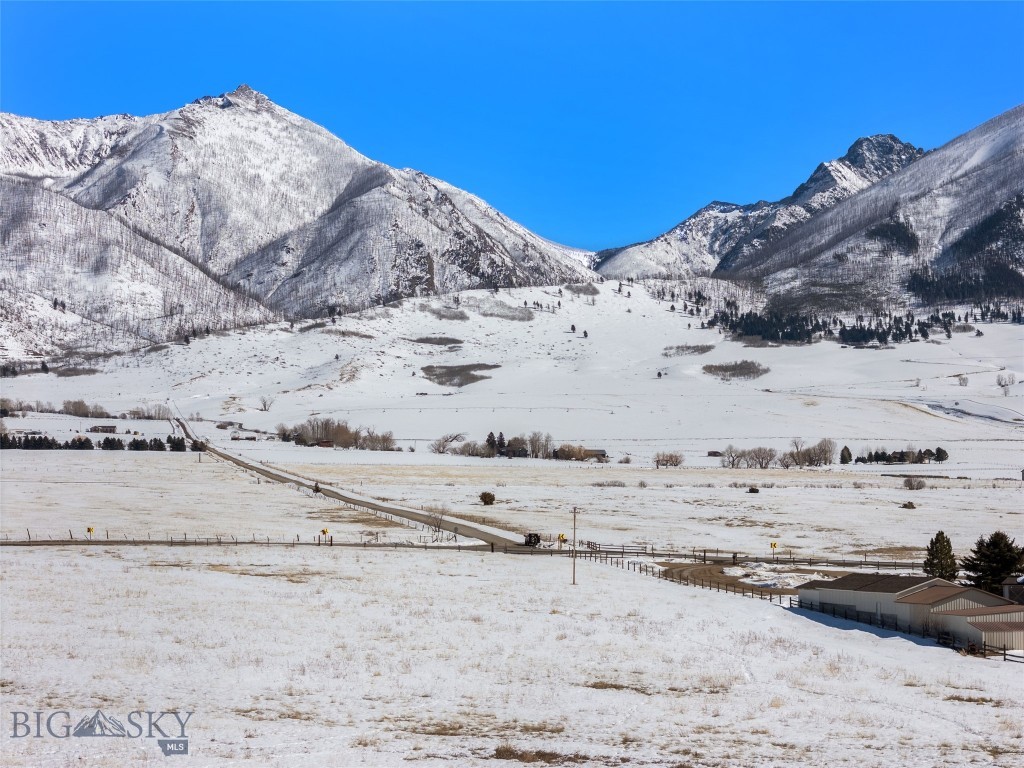Mt Deland Estates - Land