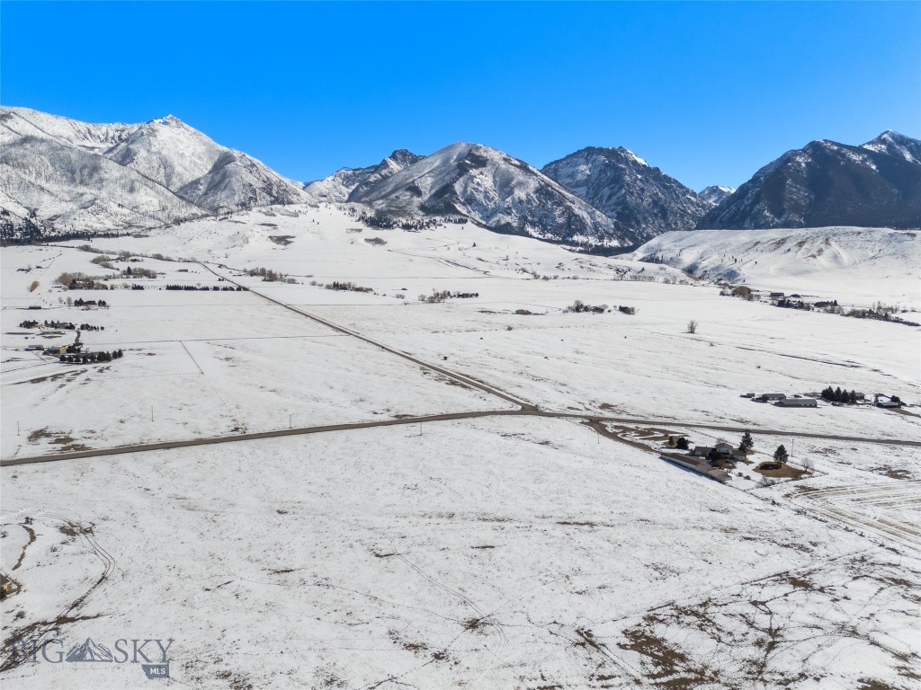Mt Deland Estates - Land