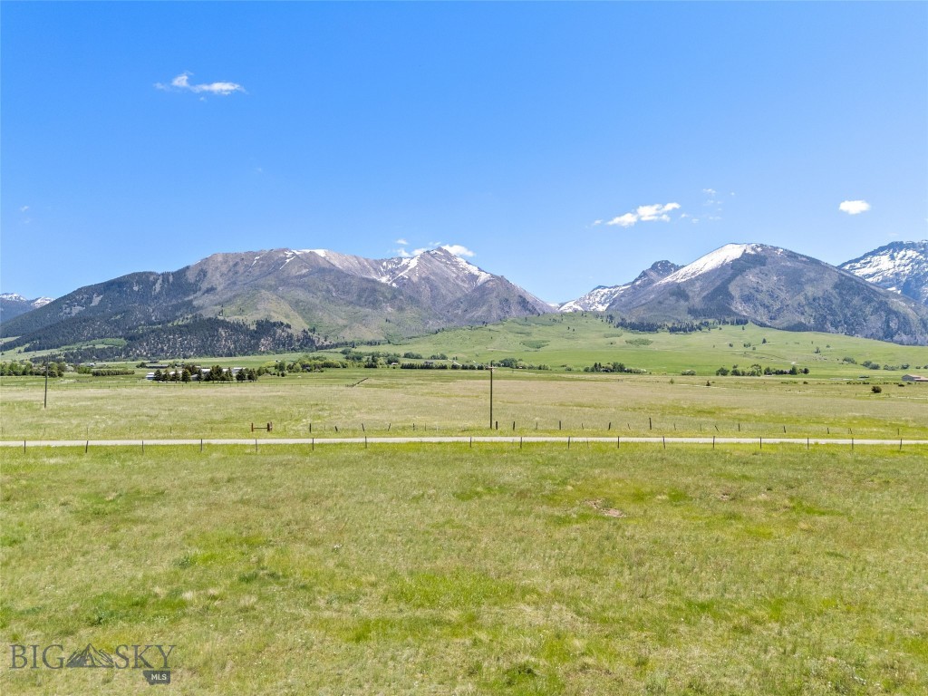 Mt Deland Estates - Land