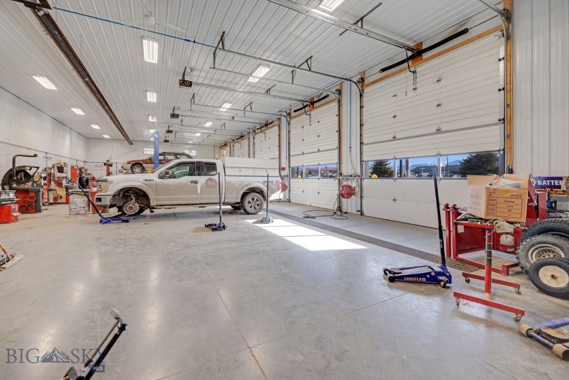 Bozeman, Montana 59715, United States, ,Commercial,Pending,65894