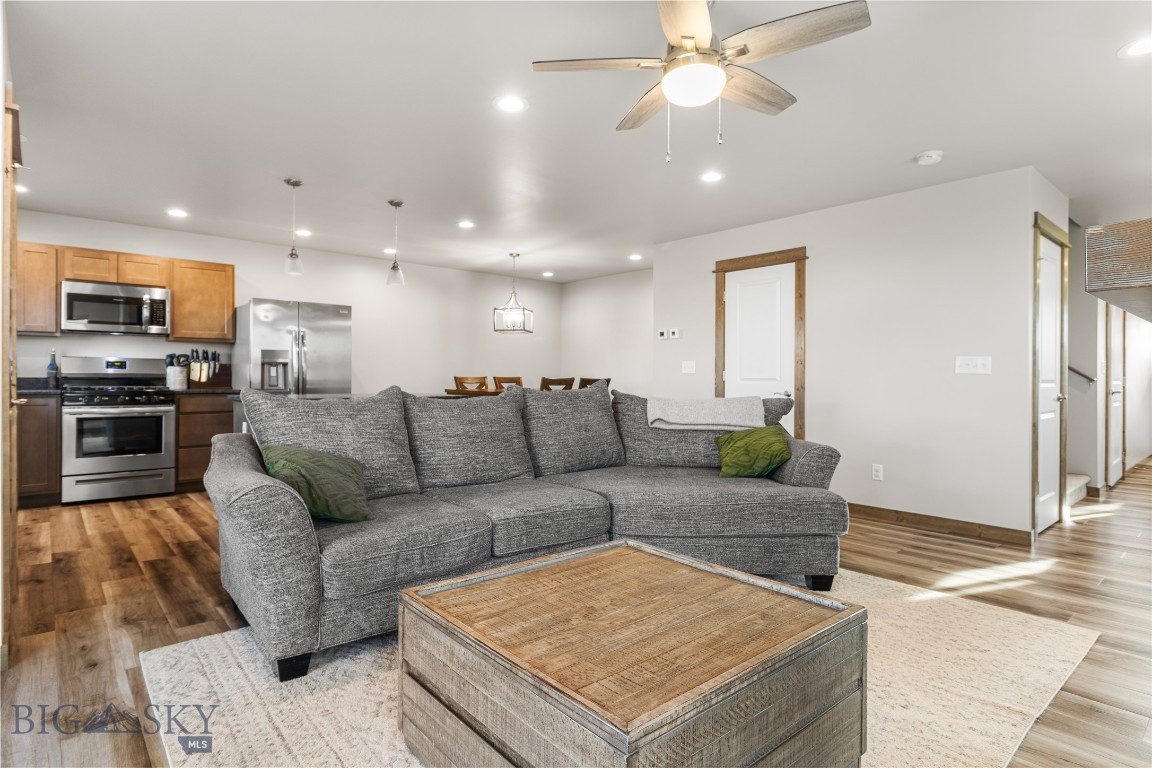 Cloverleaf Meadows - Residential