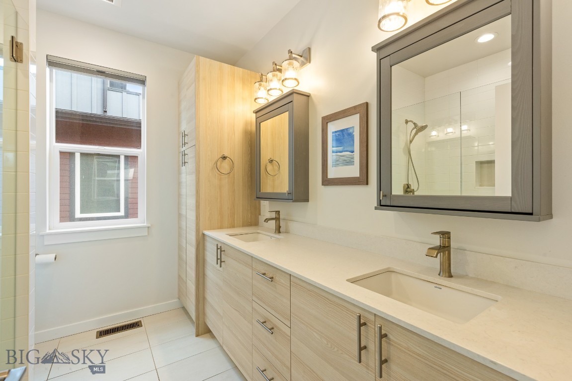 The Lakes at Valley West - Residential