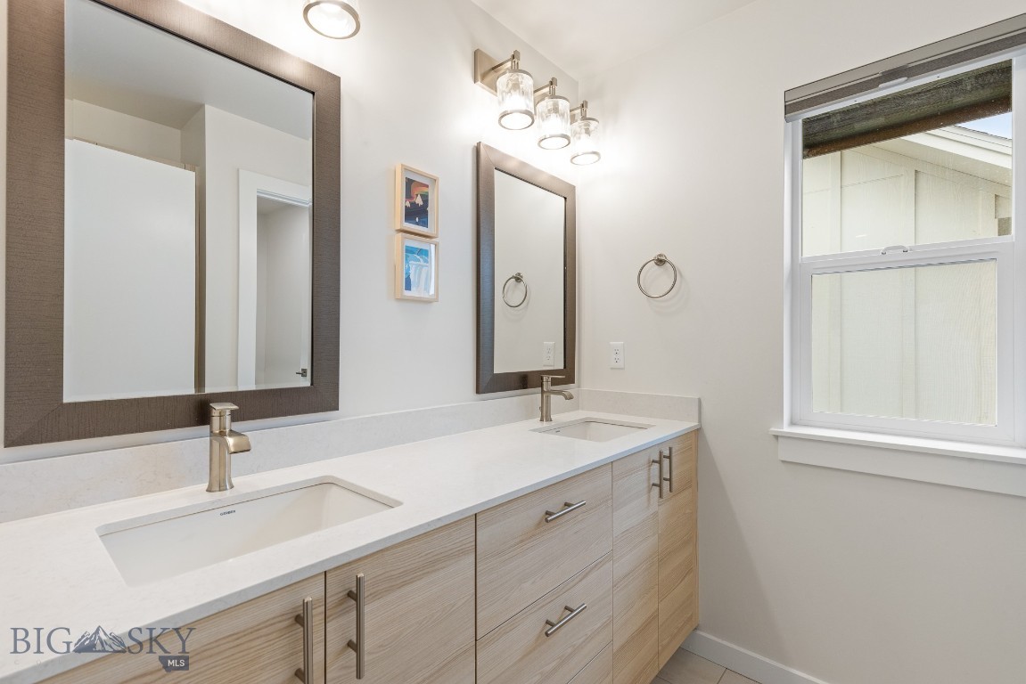 The Lakes at Valley West - Residential