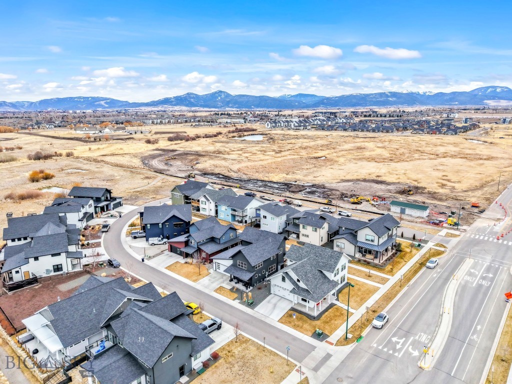 The Lakes at Valley West - Residential