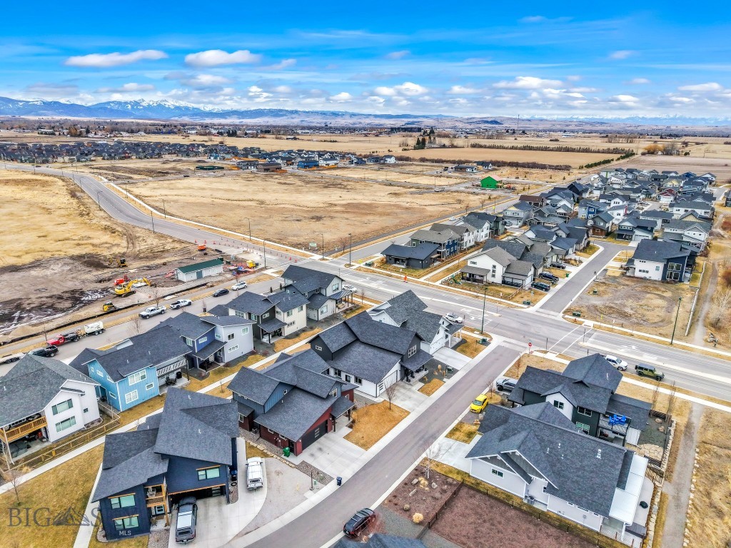 The Lakes at Valley West - Residential