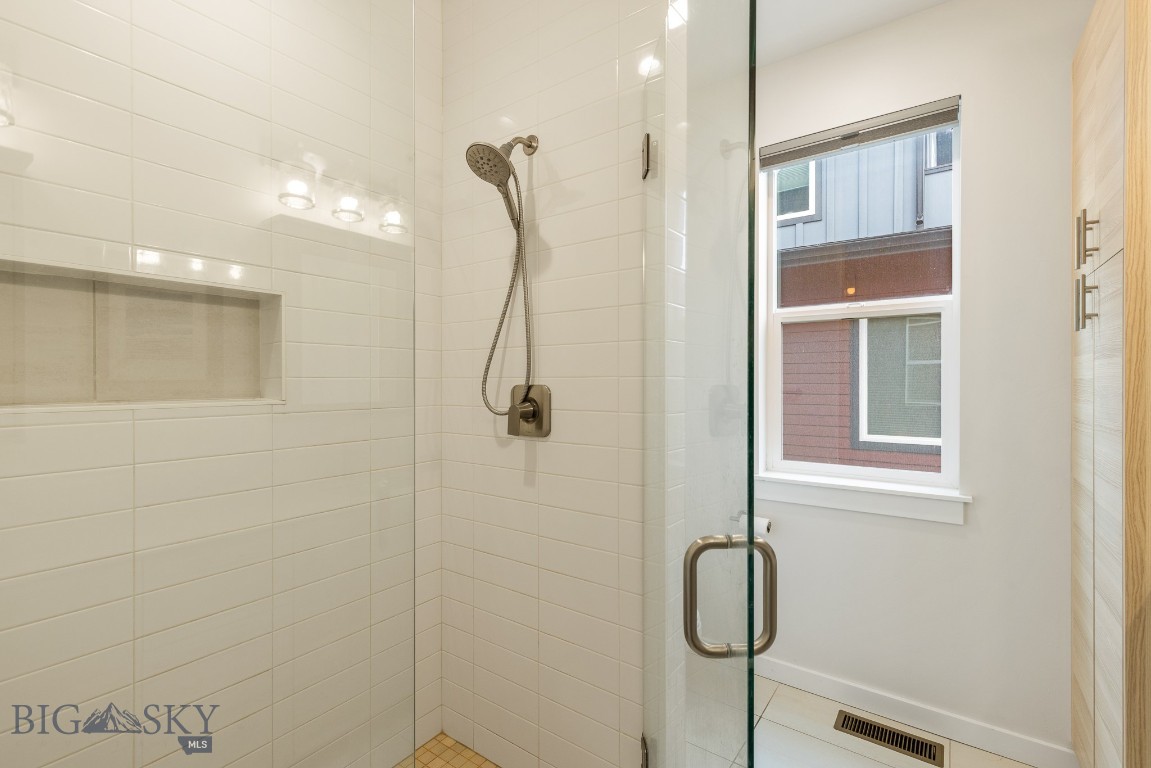 The Lakes at Valley West - Residential