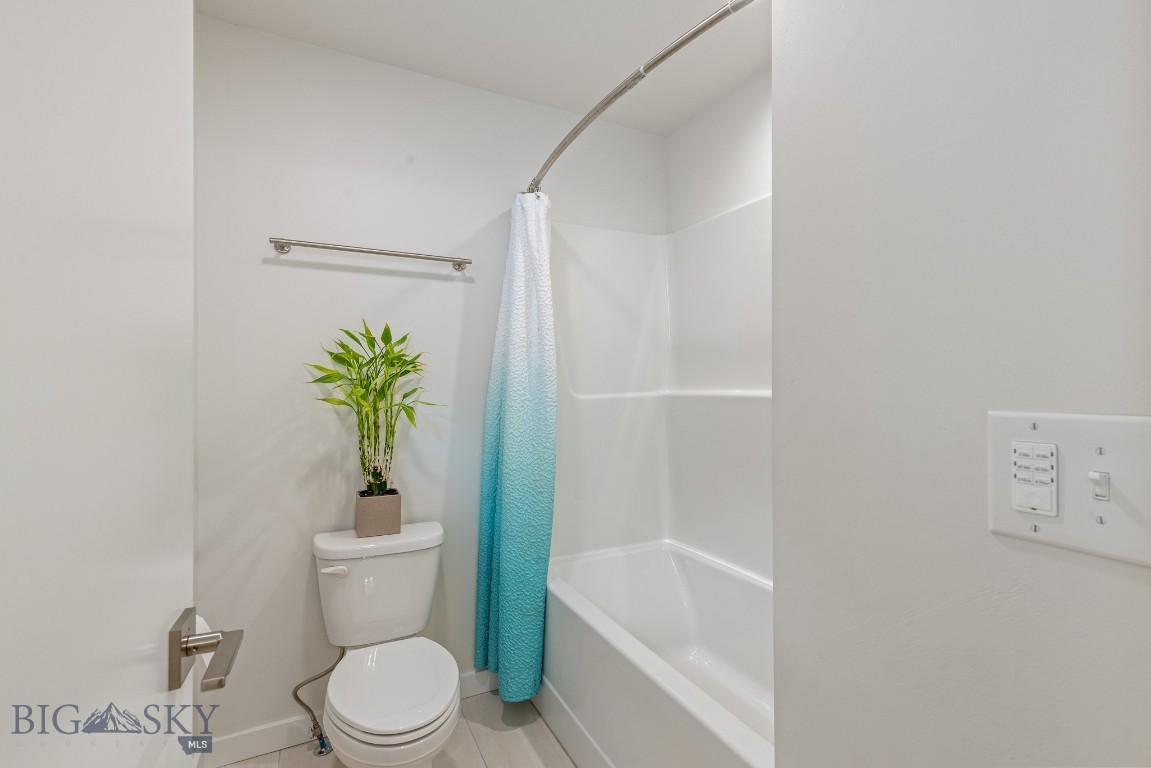 The Lakes at Valley West - Residential