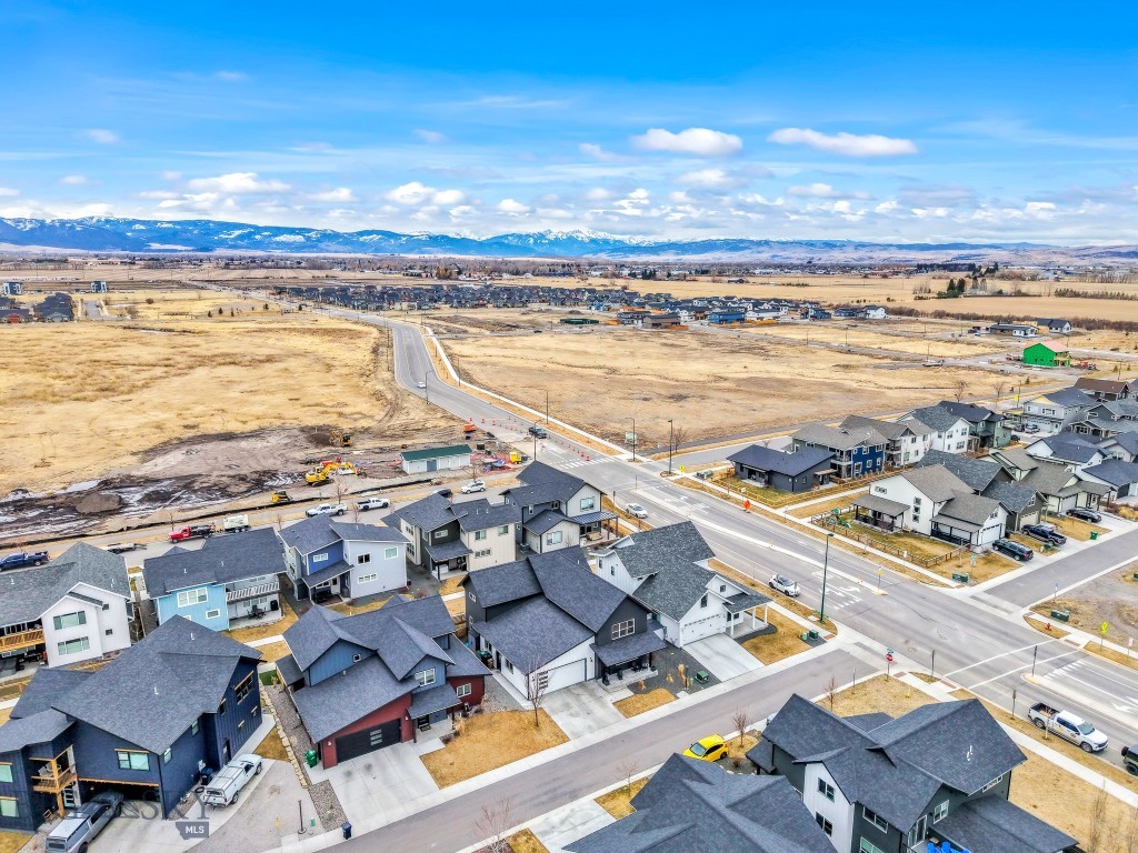 The Lakes at Valley West - Residential