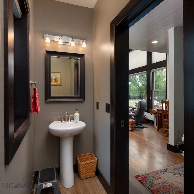 3165 Summer View Lane