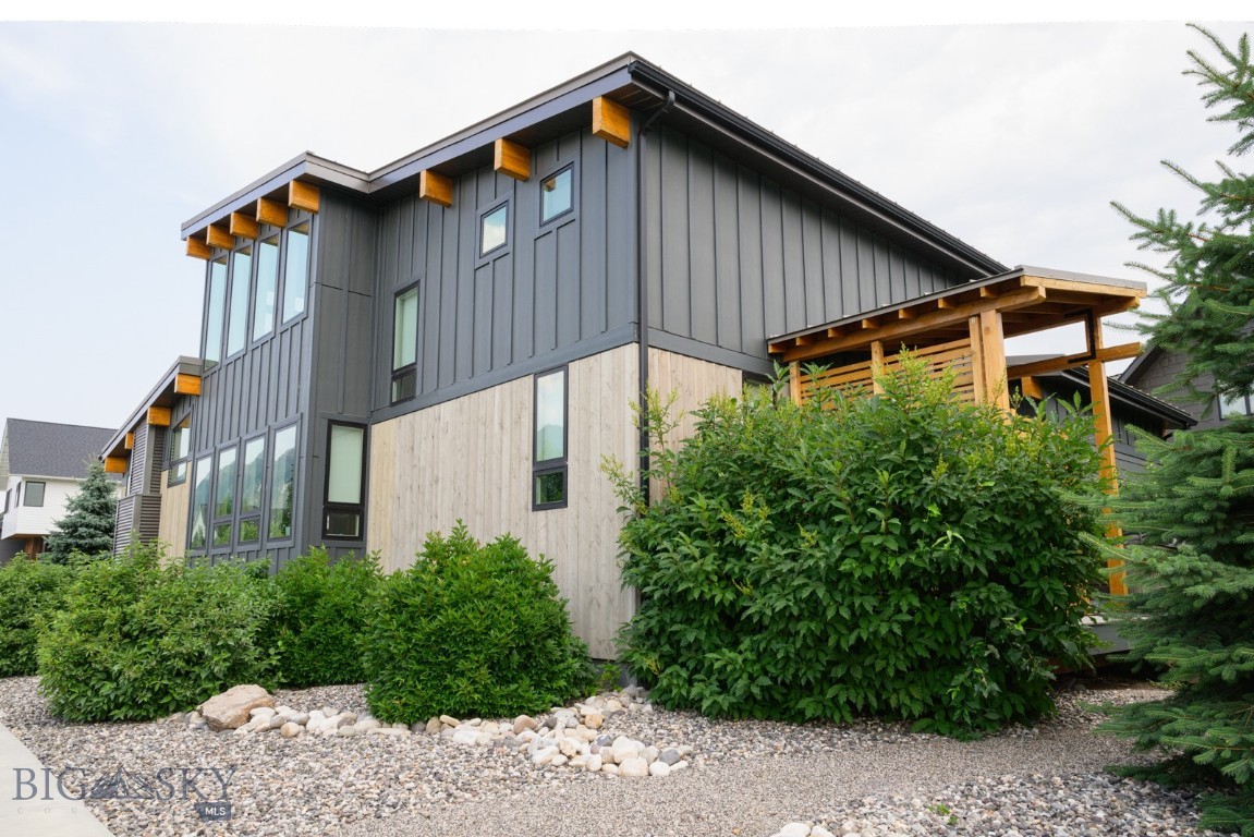 Bozeman, Montana 59715, United States, 2 Bedrooms Bedrooms, ,3 BathroomsBathrooms,Residential,Contingent,50726