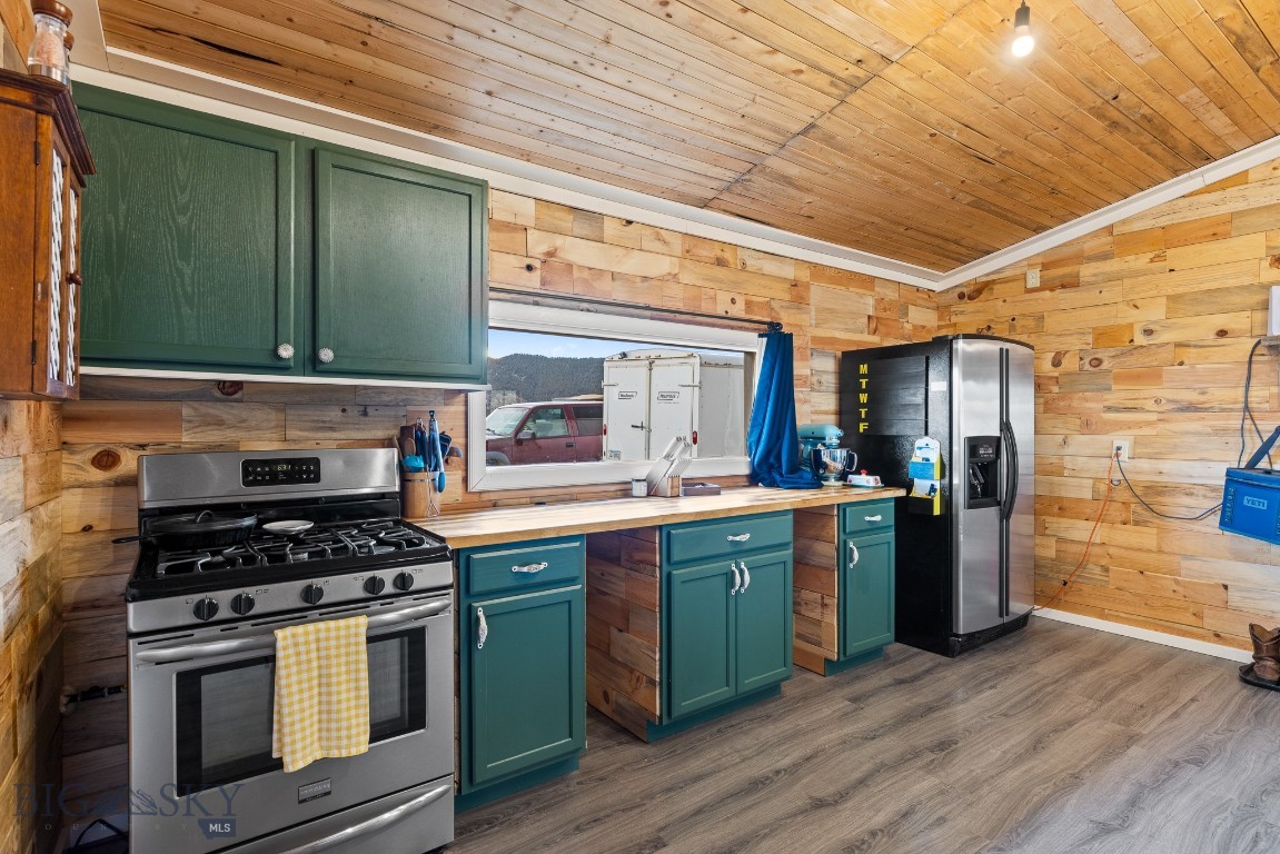 Ponderosa Pines - Residential