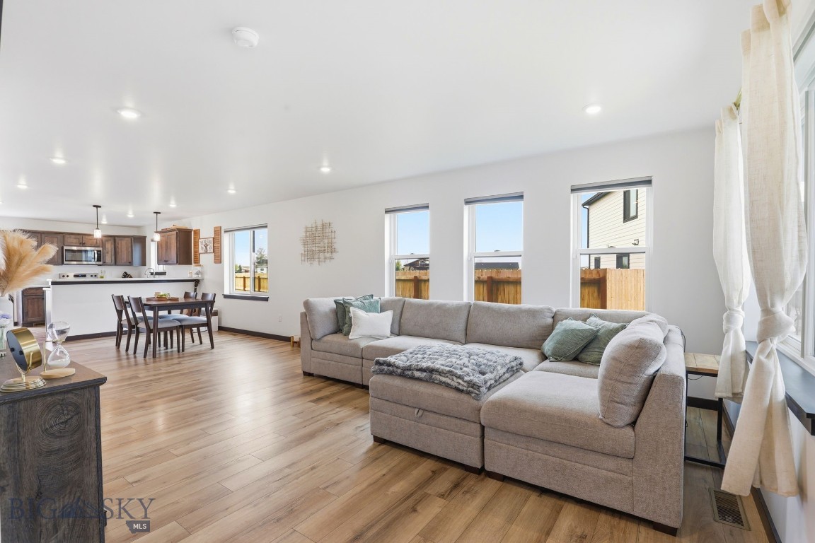 Cloverleaf Meadows - Residential