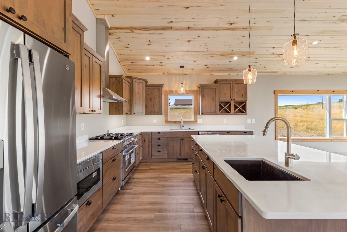Pivot Point - Residential