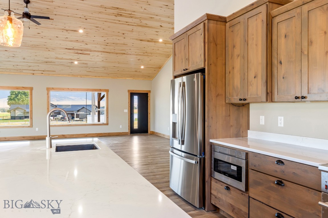 Pivot Point - Residential