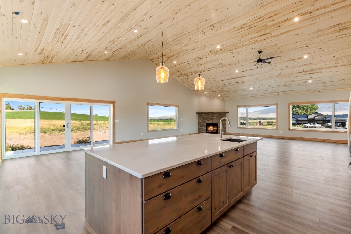 Pivot Point - Residential