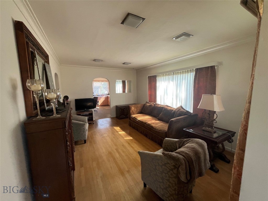 2625 Kossuth