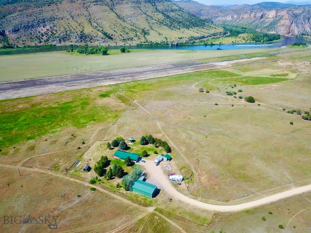 18711 Crystal Mountain Road Ranch
