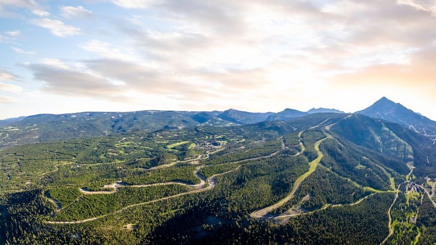 Discover Lot 10, Powdercrest, the final land release for custom-built homes within Spanish Peaks Mountain Club. This remarkable new neighborhood introduces 31 exceptional homesites—an exclusive opportunity to own among the last true ski-in, ski-out properties in one of Big Sky’s premier, members-only communities. This 7.23 acre lot is located on Powdercrest Trail, offering direct ski access to the future chairlift and expansive views.

Spanning the slopes of Flatiron Mountain, these generously sized parcels offer a rare balance of privacy, expansive views, and future direct lift access via a planned chairlift. Owners will step seamlessly onto the slopes of Big Sky Resort while enjoying a sense of space and seclusion seldom found in world-class alpine destinations.

Positioned along a dramatic ridgeline with unobstructed mountain panoramas, each homesite is thoughtfully sited to capture abundant natural light, jaw-dropping views, close trail access, and year-round outdoor living. Ownership includes access to an exceptional collection of current and future amenities, including dining, two Weiskopf-designed golf courses, the Spanish Peaks Clubhouse, Montage Big Sky, the highly anticipated Member Lodge Aspire, and an expanding ski network, all contributing to an already unmatched mountain lifestyle. Combined with close proximity to Big Sky’s vibrant Town Center and the untamed wilderness of Yellowstone National Park, this is truly an opportunity not to be missed.

Owners may choose between Social or Signature Golf membership at Spanish Peaks Mountain Club, joining an outdoor-focused community of like-minded mountain enthusiasts from around the world. To further streamline the path to ownership, buyers may also take advantage of the highly regarded Design Build Program.

This represents the final opportunity to create a custom legacy residence at the heart of Spanish Peaks—where world-class recreation, protected open space, and authentic alpine character define one of the most coveted addresses in Big Sky, Montana.