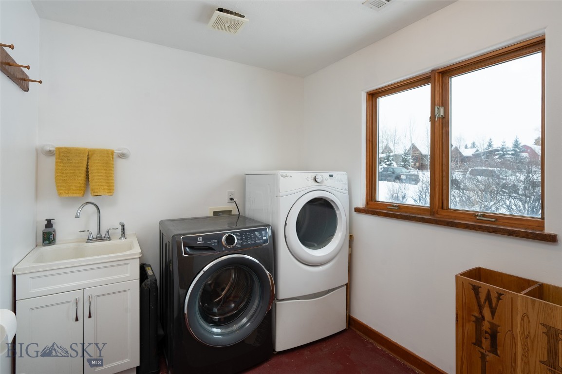 Bozeman, Montana 59715, United States, 5 Bedrooms Bedrooms, ,4 BathroomsBathrooms,Residential,Active,1688