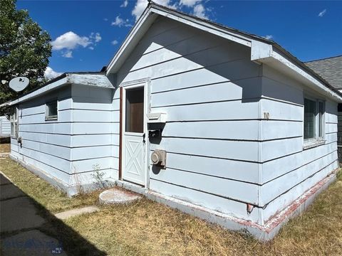 Photo of 110 N Maple St, Anaconda, MT 59711 (MLS # 406351)