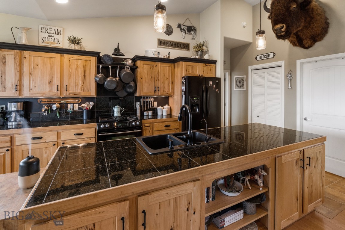 Three Forks, Montana 59752, United States, 3 Bedrooms Bedrooms, ,2 BathroomsBathrooms,Residential,Contingent,12128