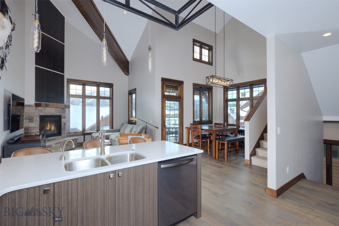 Alpenglow Condo - Residential