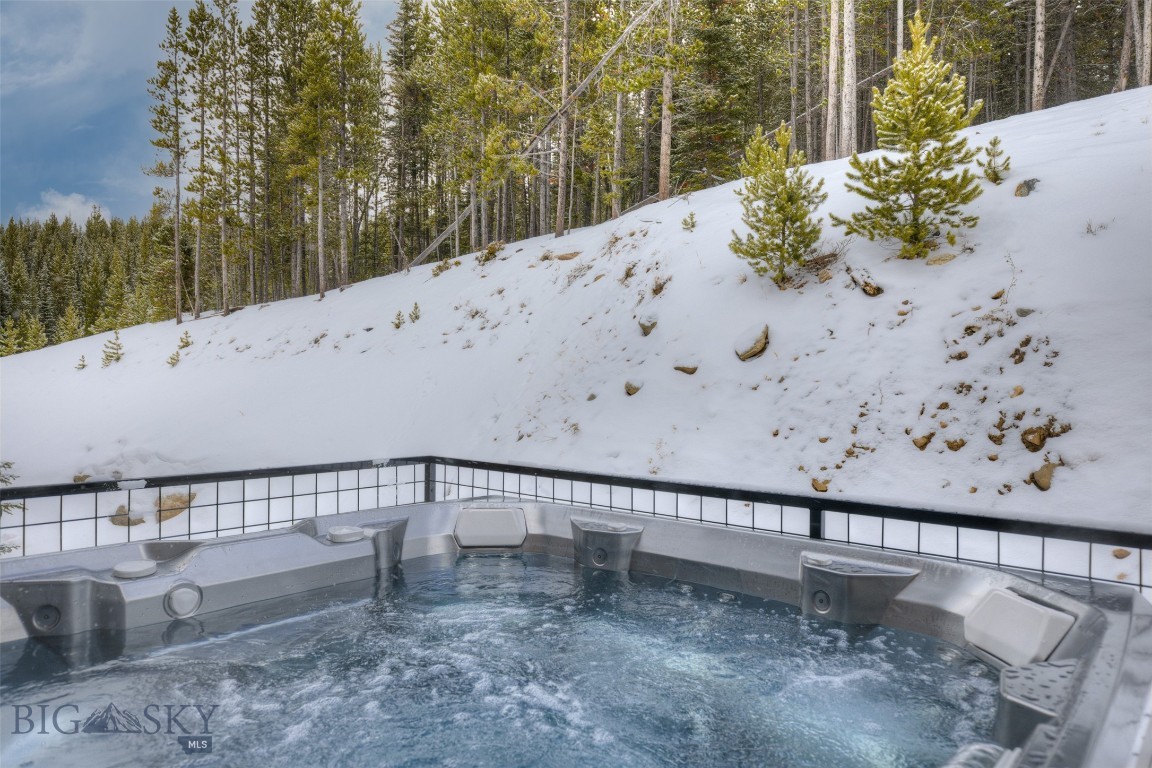 Alpenglow Condo - Residential