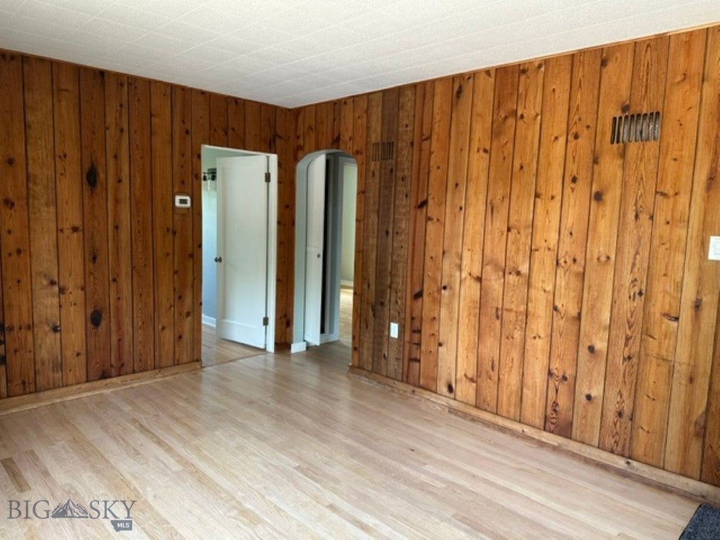 608 S 10th