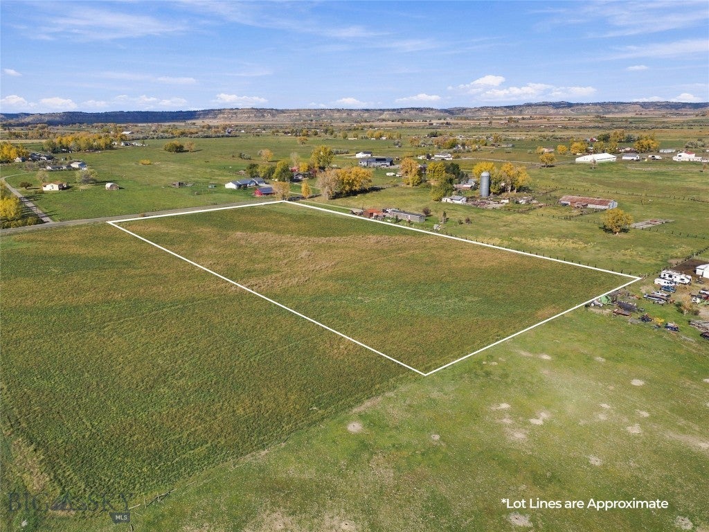 2707 Sportsman Park