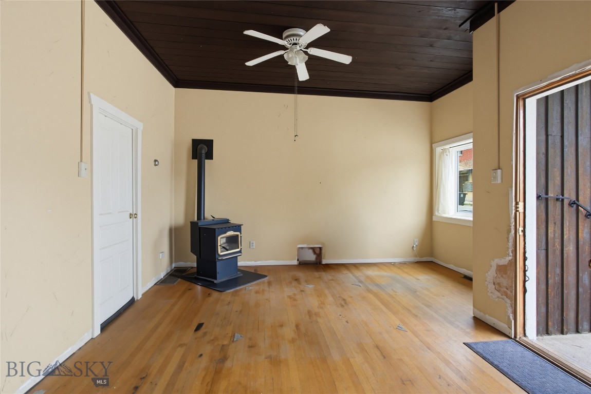 1511 N Main