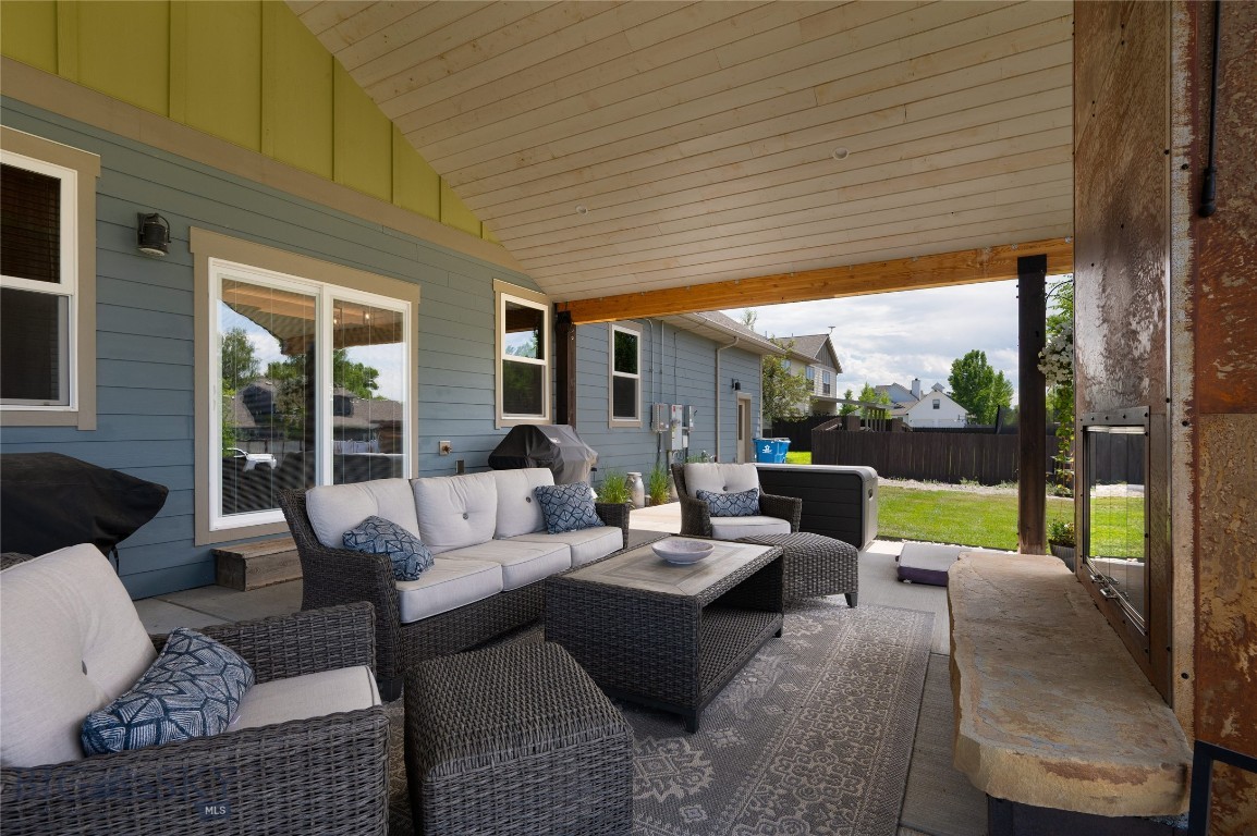 Manhattan, Montana 59741, United States, 3 Bedrooms Bedrooms, ,3 BathroomsBathrooms,Residential,Contingent,152203