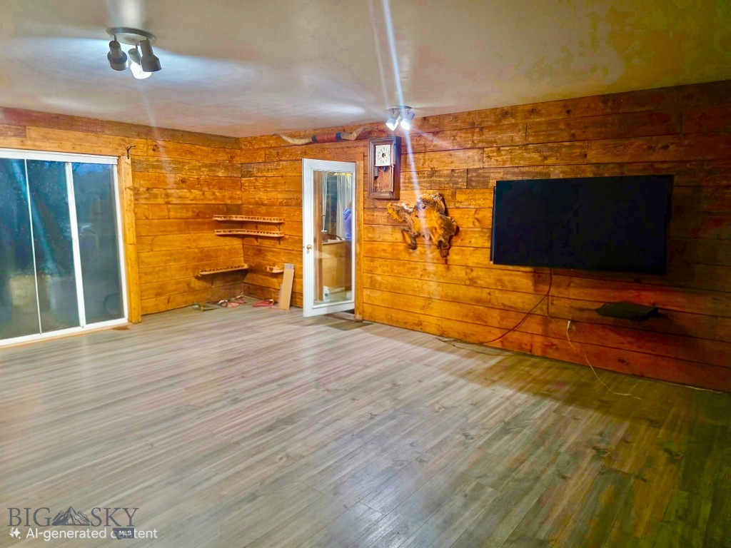 Shade Tree Acres - Residential