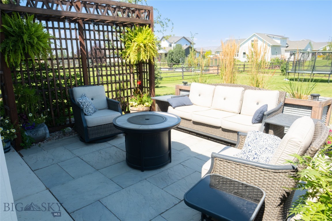 137 E Shade Tree