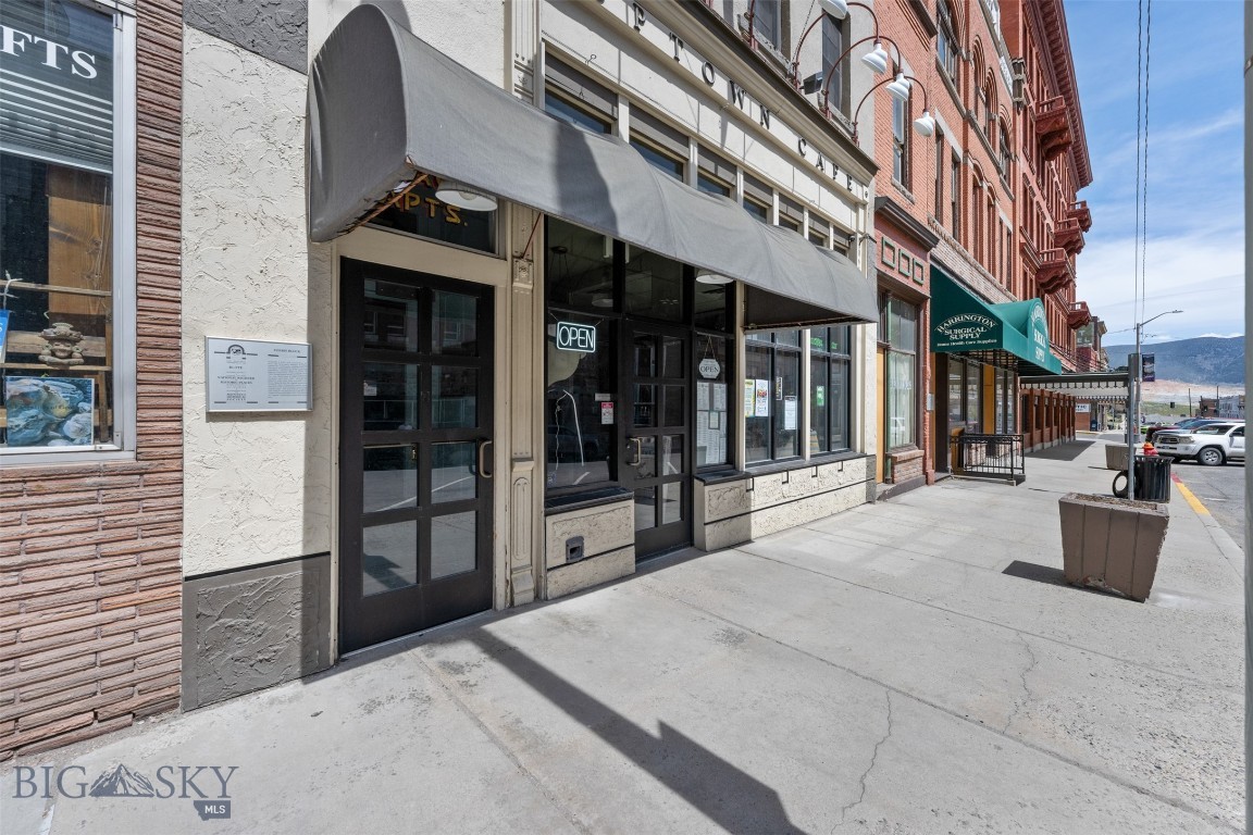47 E Broadway Street