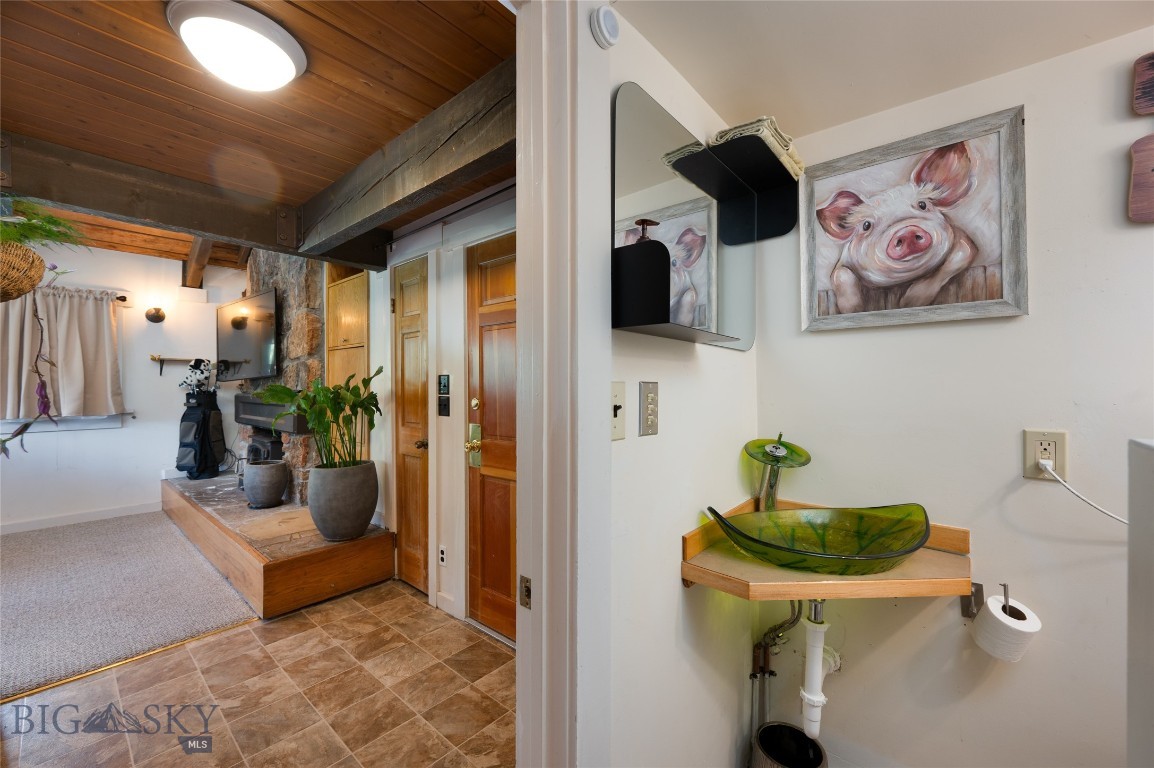Silverbow Condo - Residential