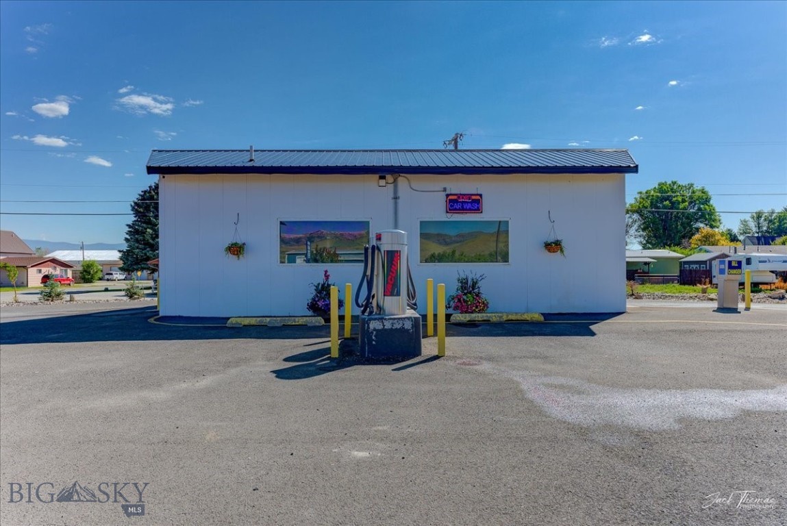 512 N Front Street