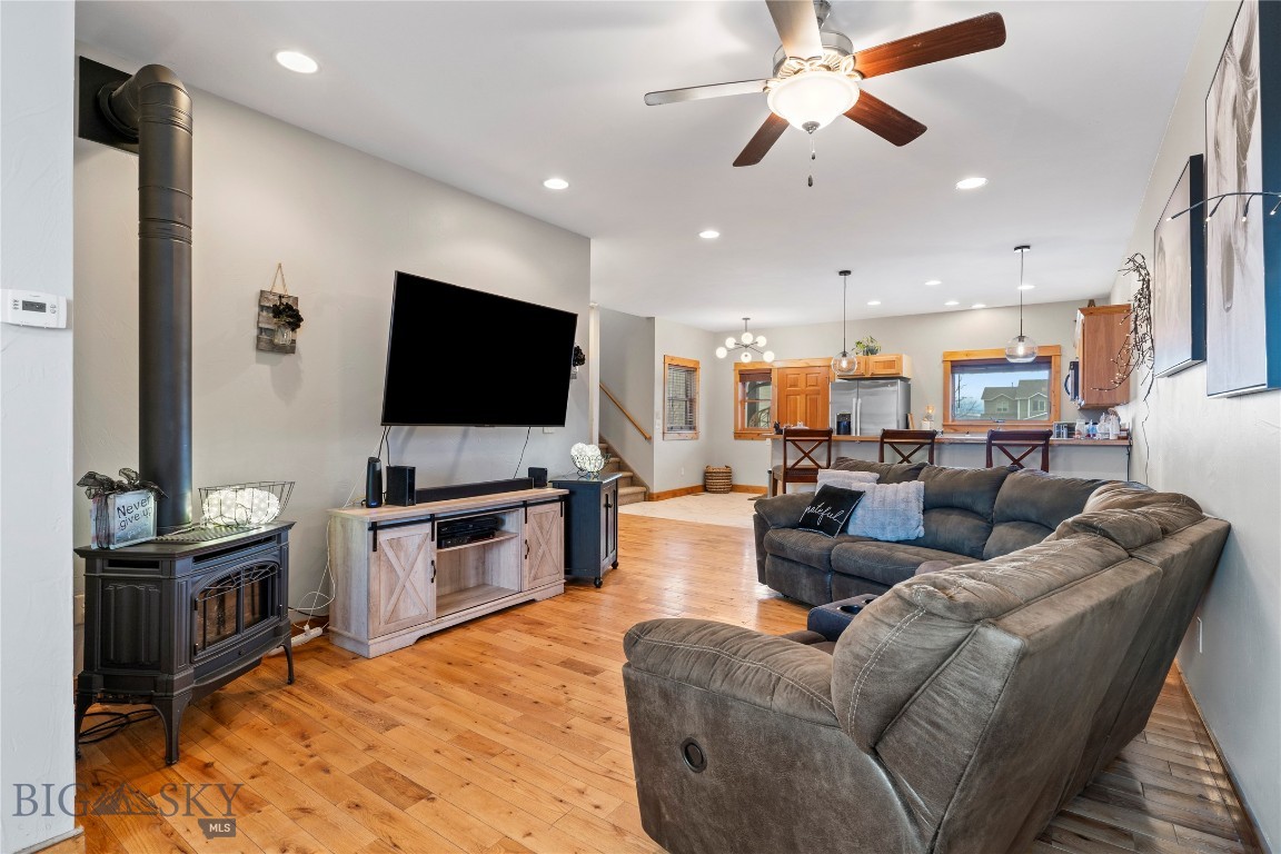 201 E Magnolia Drive