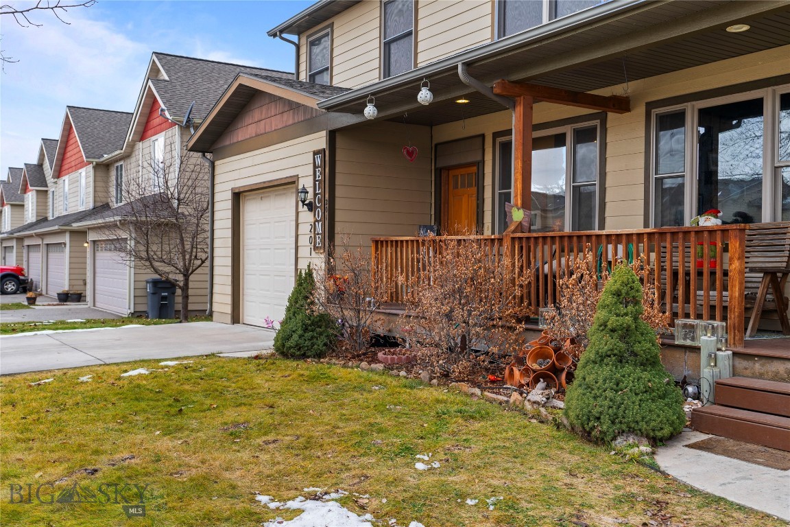 River Rock and Royal Village - Residential