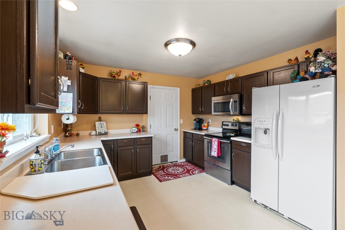 River Rock and Royal Village - Residential