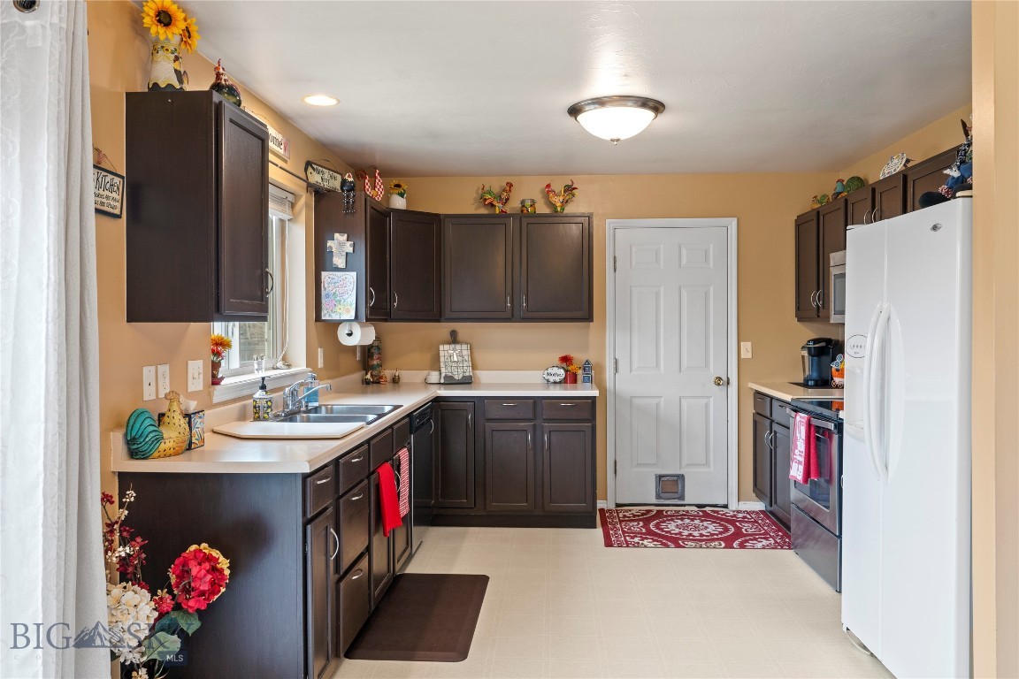 River Rock and Royal Village - Residential