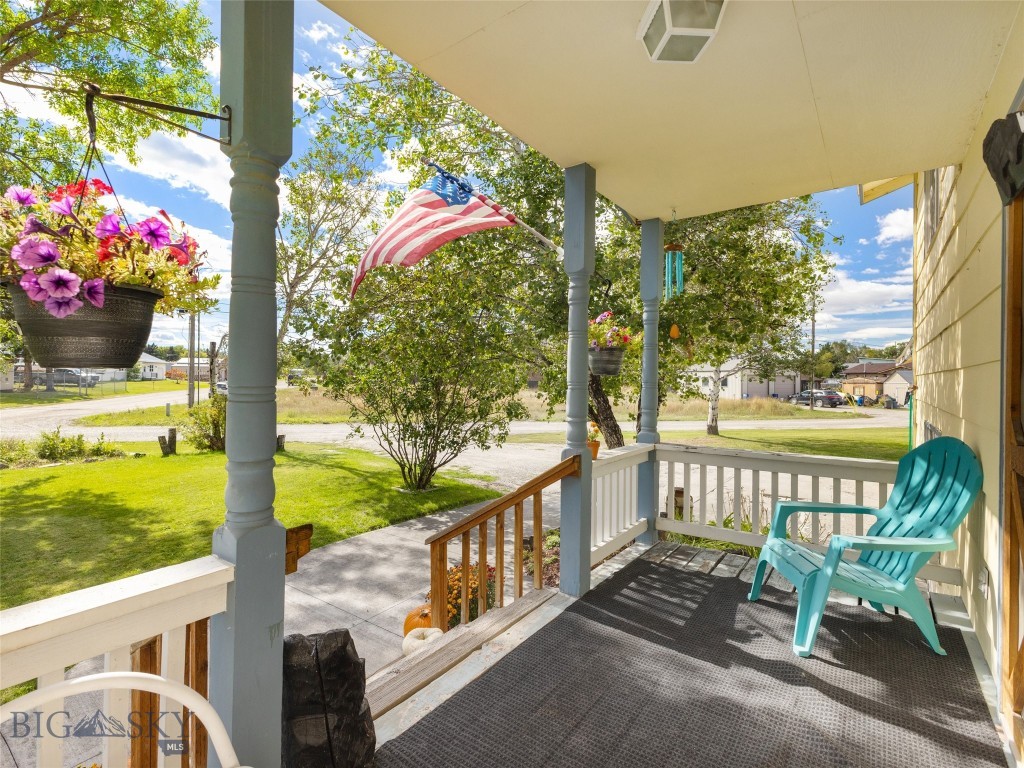 Manhattan, Montana 59741, United States, 4 Bedrooms Bedrooms, ,2 BathroomsBathrooms,Residential,Contingent,42354