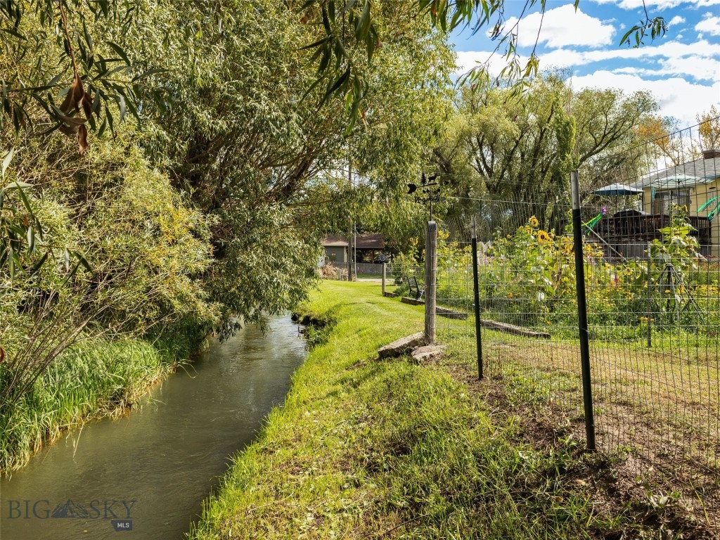 Manhattan, Montana 59741, United States, 4 Bedrooms Bedrooms, ,2 BathroomsBathrooms,Residential,Contingent,42354