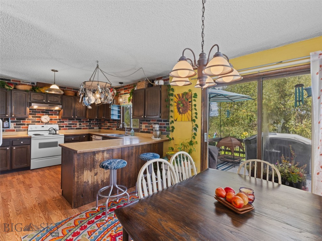 Manhattan, Montana 59741, United States, 4 Bedrooms Bedrooms, ,2 BathroomsBathrooms,Residential,Contingent,42354