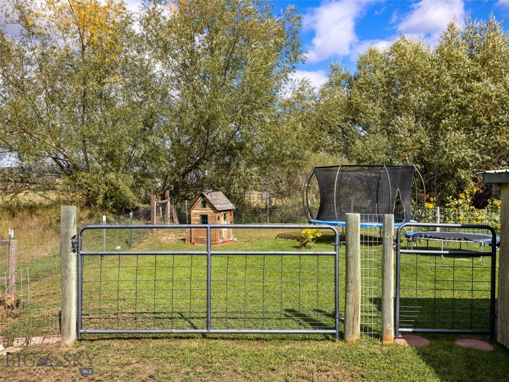 Manhattan, Montana 59741, United States, 4 Bedrooms Bedrooms, ,2 BathroomsBathrooms,Residential,Contingent,42354