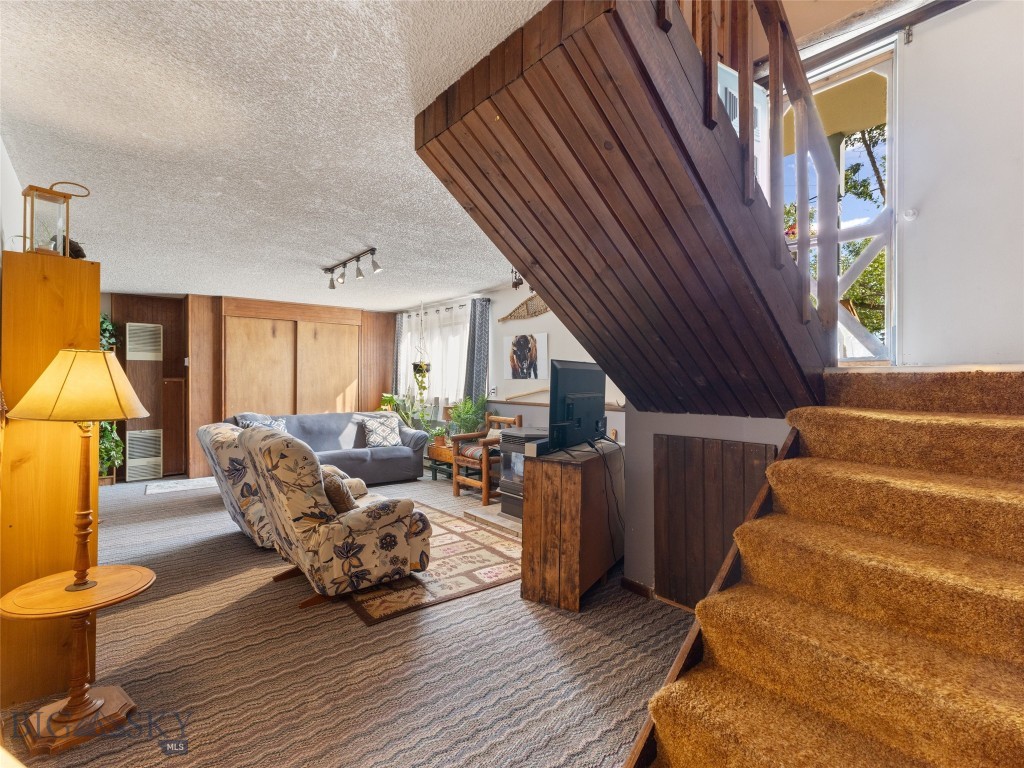 Manhattan, Montana 59741, United States, 4 Bedrooms Bedrooms, ,2 BathroomsBathrooms,Residential,Contingent,42354